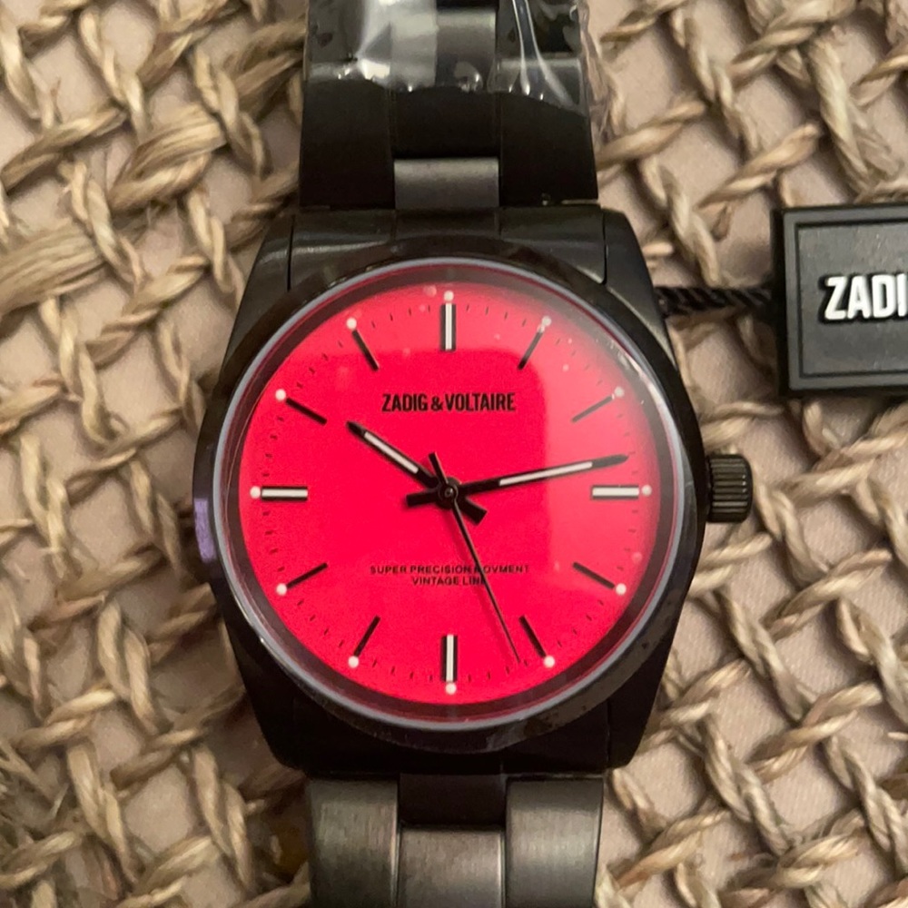 Fashion Red Dial Watch